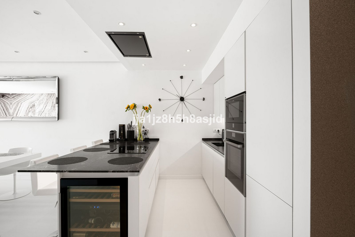 2 Bed Apartment for sale in Puerto Banús Costa Del Sol, Málaga, Spain