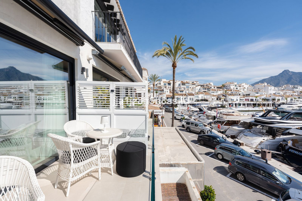 2 Bed Apartment for sale in Puerto Banús Costa Del Sol, Málaga, Spain