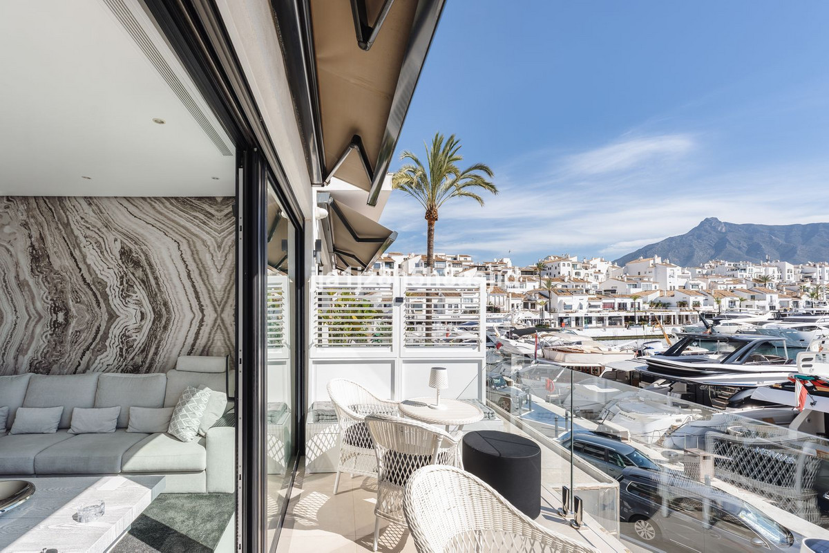 2 Bed Apartment for sale in Puerto Banús Costa Del Sol, Málaga, Spain