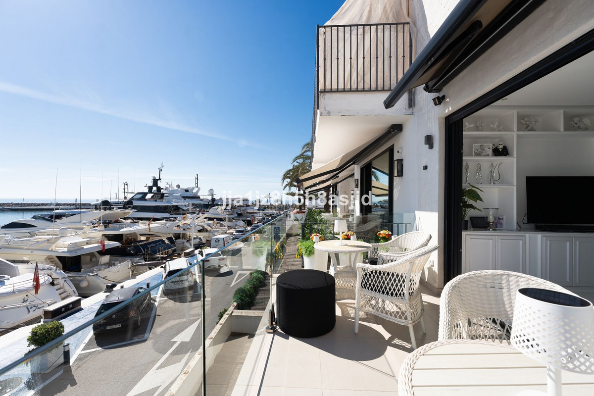 2 Bed Apartment for sale in Puerto Banús Costa Del Sol, Málaga, Spain
