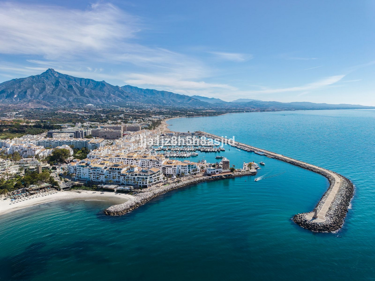 2 Bed Apartment for sale in Puerto Banús Costa Del Sol, Málaga, Spain