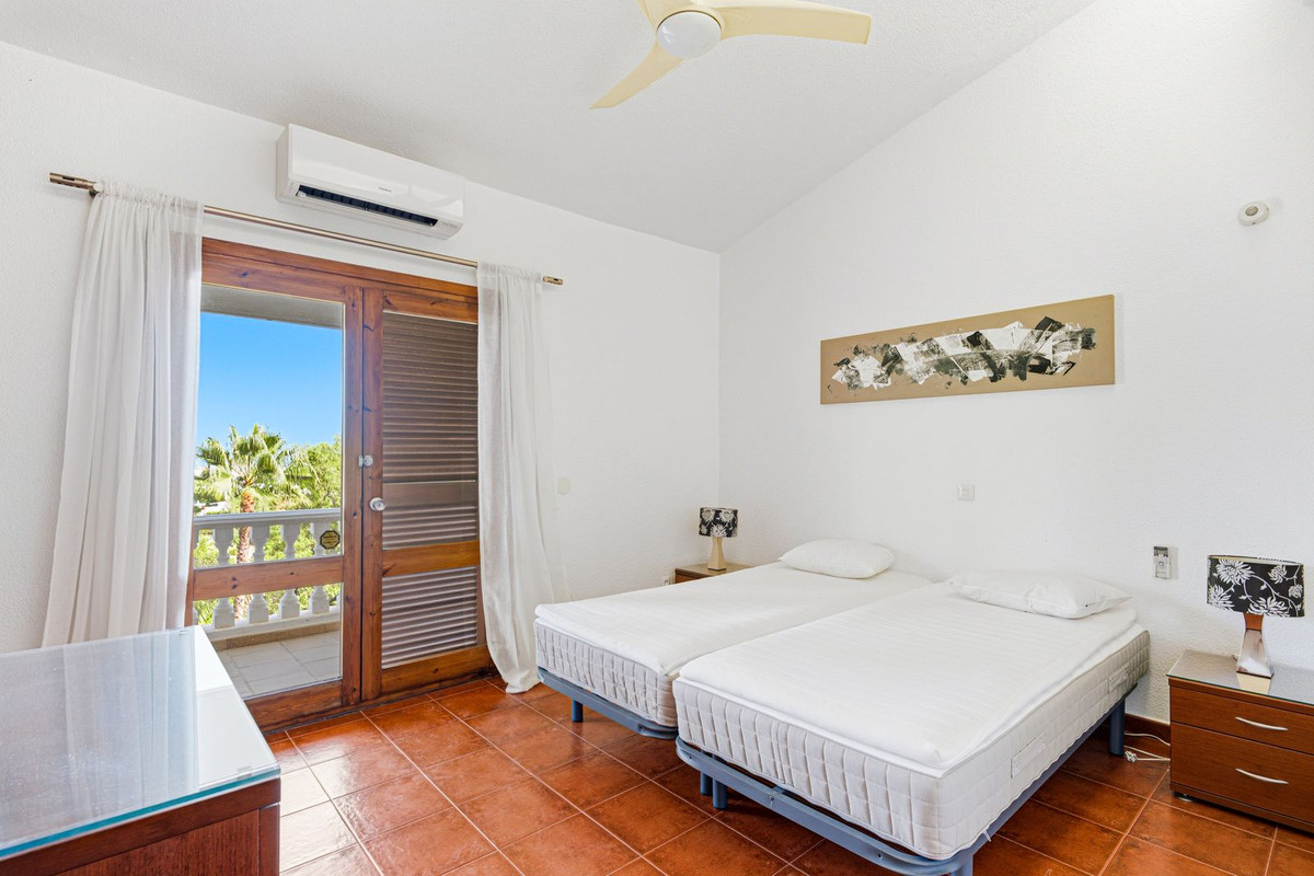 Se vende Villa - Chalet de 7 dormitorios en Costa Del Sol, Málaga, España