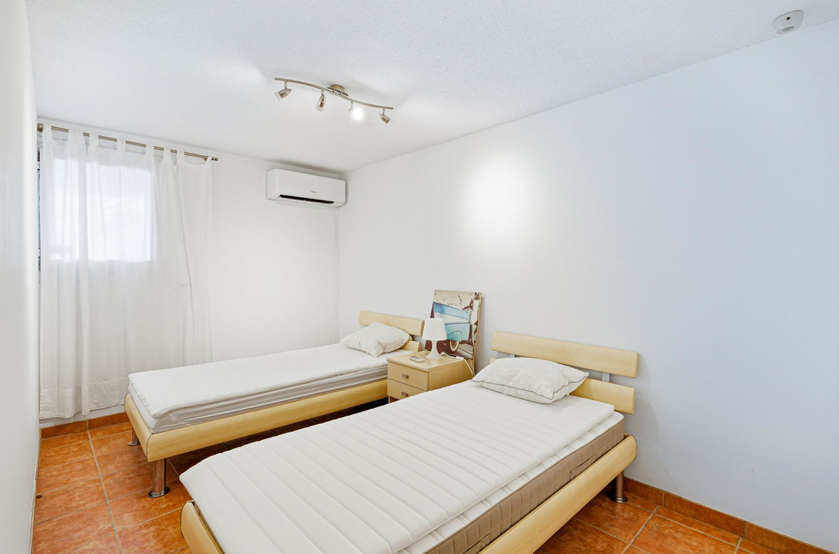 Se vende Villa - Chalet de 7 dormitorios en Costa Del Sol, Málaga, España
