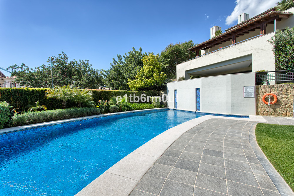 3 Bed Apartment for sale in The Golden Mile Costa Del Sol, Málaga, Spain