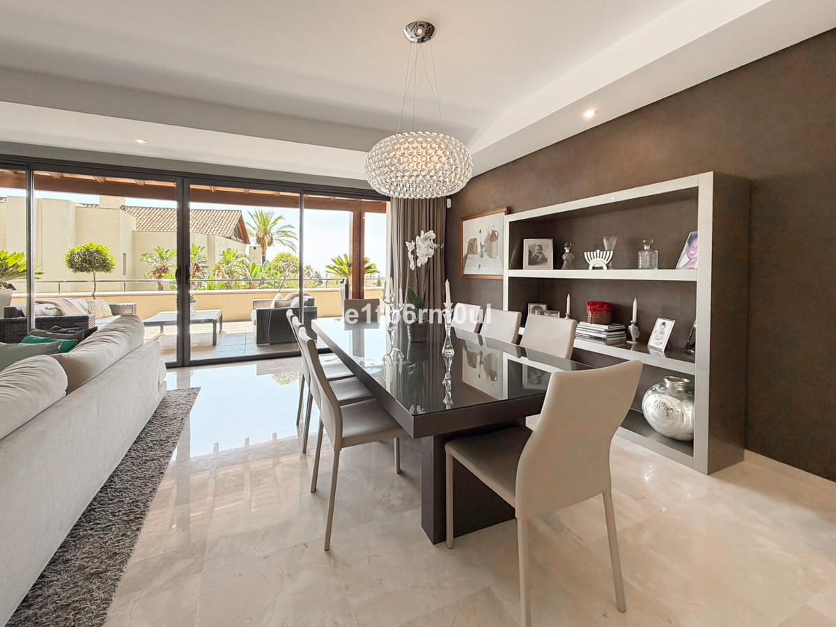 3 Bed Apartment for sale in The Golden Mile Costa Del Sol, Málaga, Spain