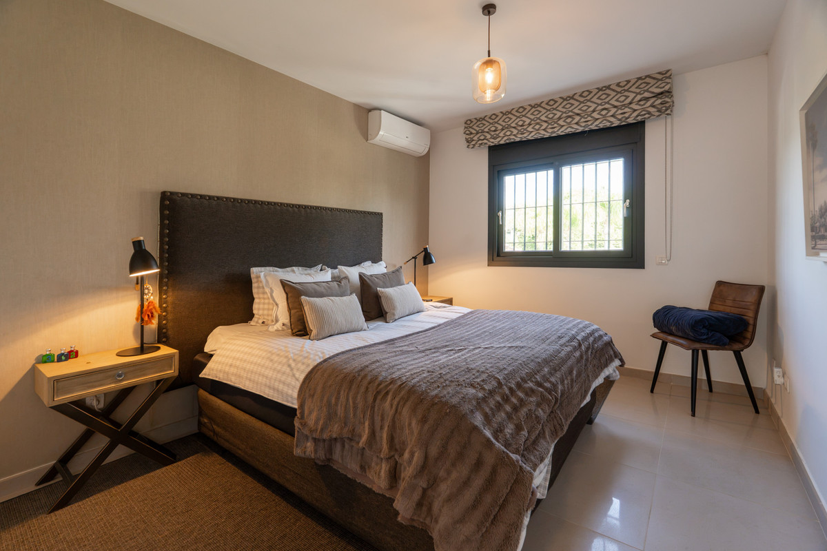 Se vende Villa - Chalet de 5 dormitorios en Costa Del Sol, Málaga, España