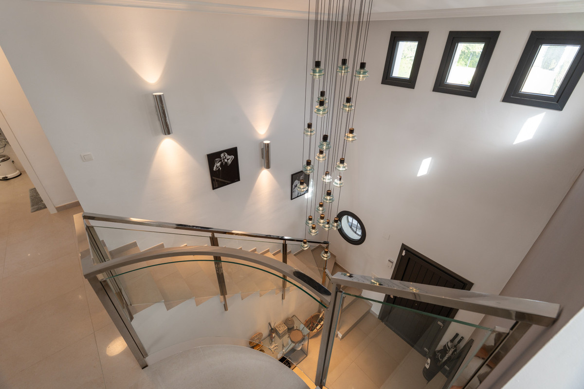 Se vende Villa - Chalet de 5 dormitorios en Costa Del Sol, Málaga, España