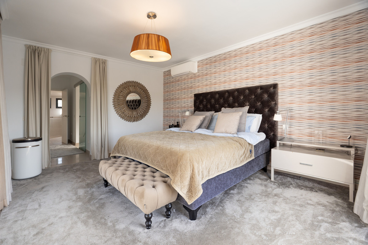 Se vende Villa - Chalet de 5 dormitorios en Costa Del Sol, Málaga, España