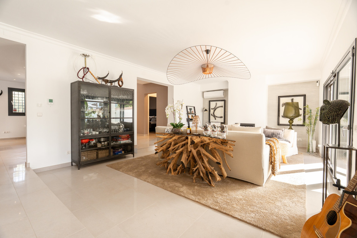 Se vende Villa - Chalet de 5 dormitorios en Costa Del Sol, Málaga, España