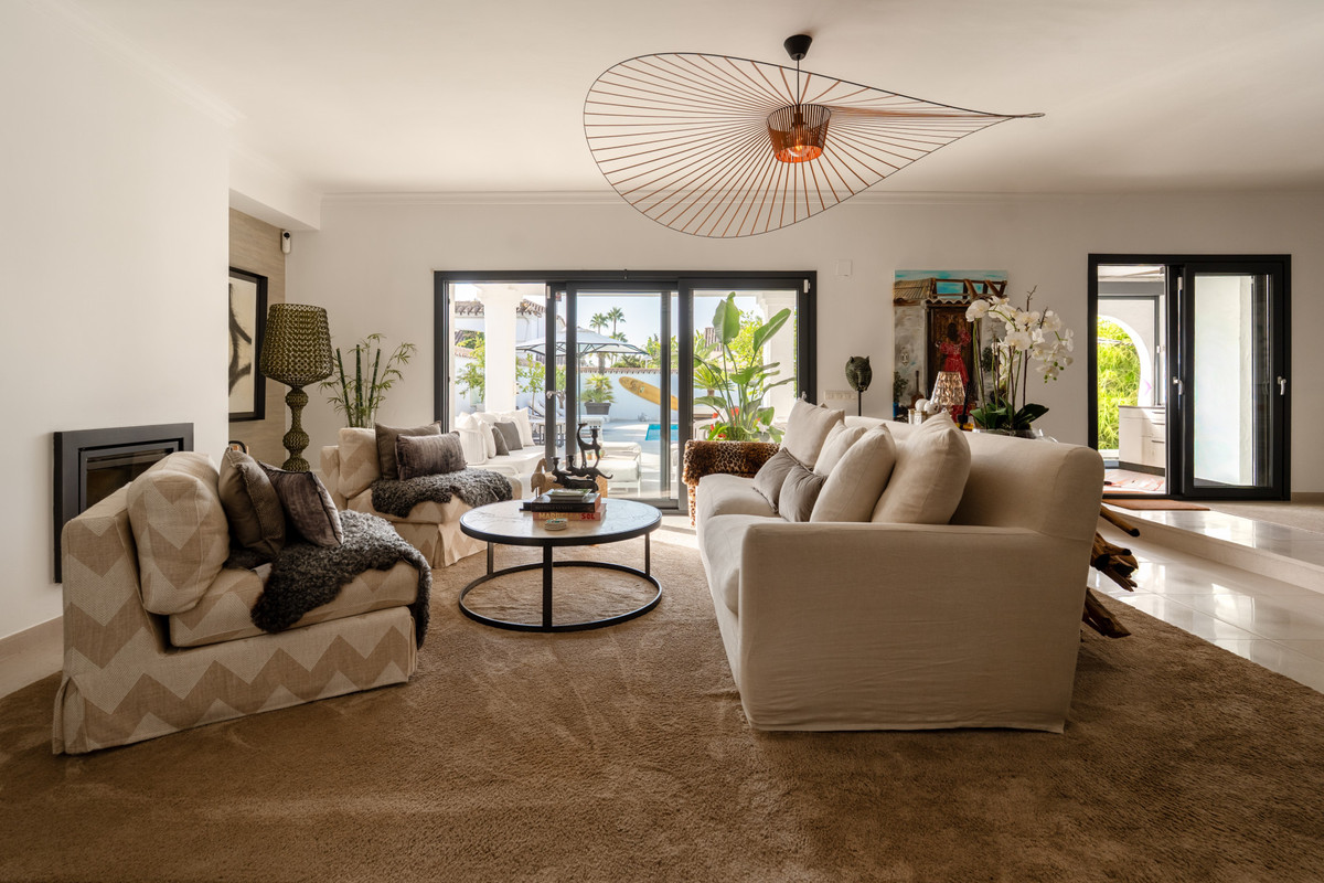 Se vende Villa - Chalet de 5 dormitorios en Costa Del Sol, Málaga, España