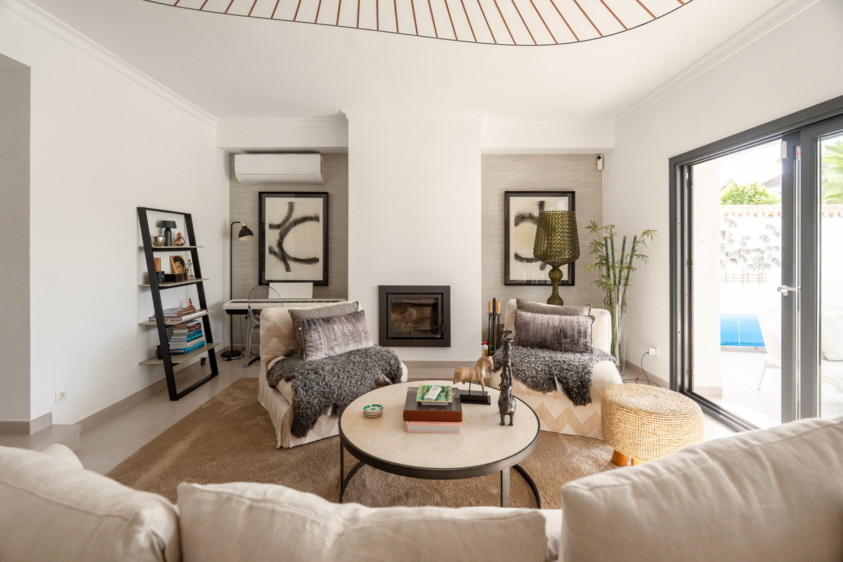 Se vende Villa - Chalet de 5 dormitorios en Costa Del Sol, Málaga, España