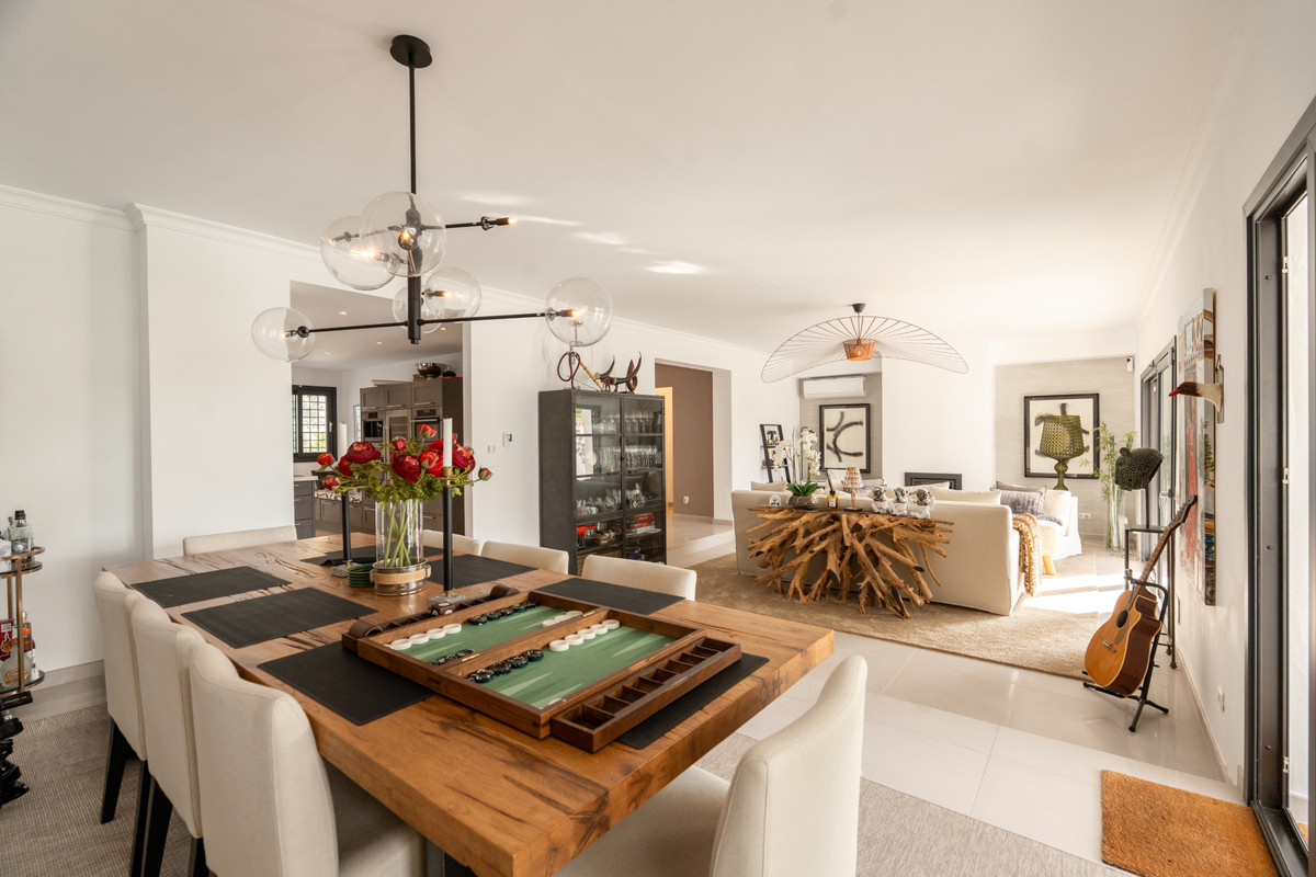 Se vende Villa - Chalet de 5 dormitorios en Costa Del Sol, Málaga, España