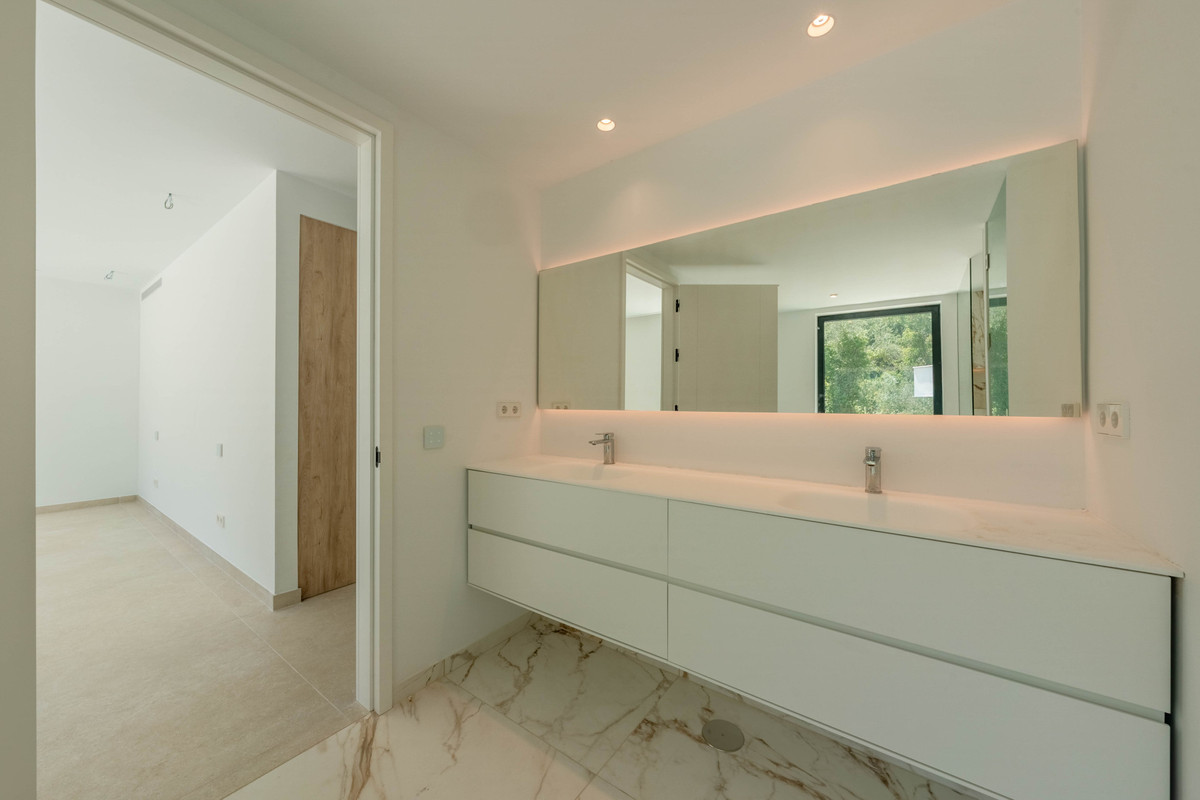 5 Bed Townhouse for sale in Sotogrande Alto Costa Del Sol, Cádiz, Spain