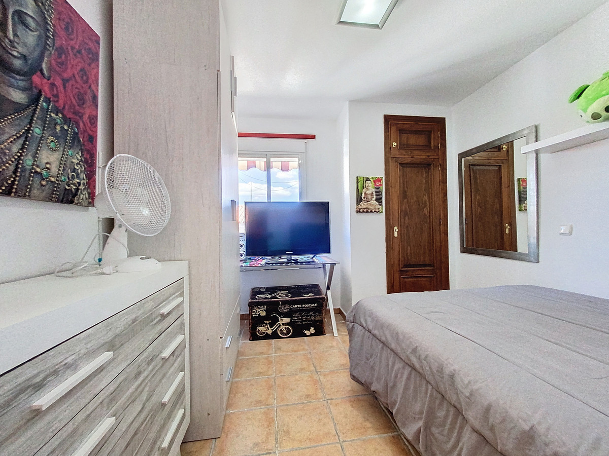 Se vende Apartamento Planta Media de 3 dormitorios en Costa Del Sol, Málaga, España