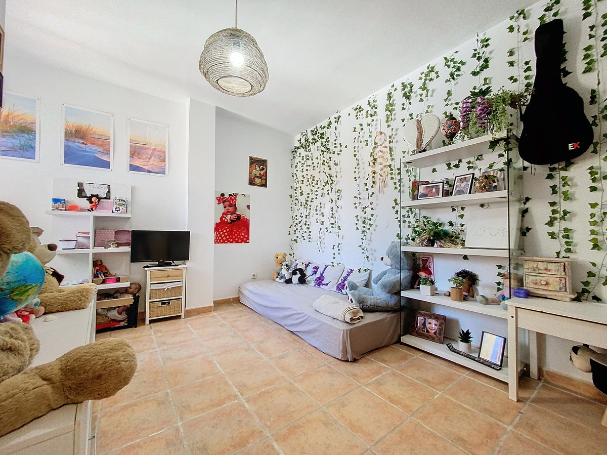 Se vende Apartamento Planta Media de 3 dormitorios en Costa Del Sol, Málaga, España