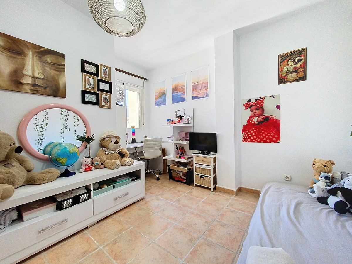 Se vende Apartamento Planta Media de 3 dormitorios en Costa Del Sol, Málaga, España