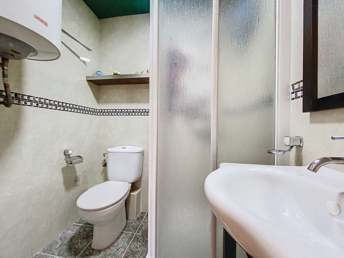 Se vende Apartamento Planta Media de 3 dormitorios en Costa Del Sol, Málaga, España
