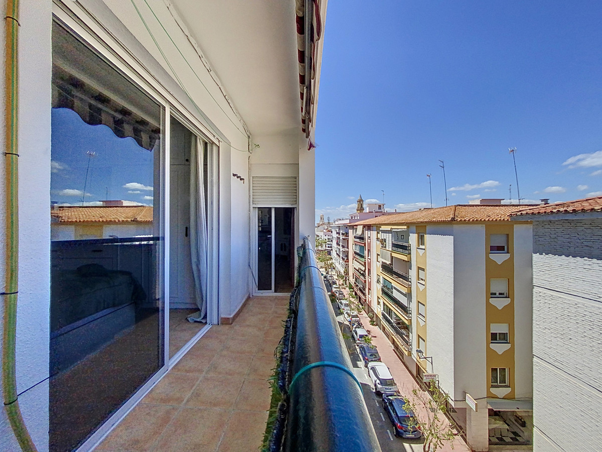 Se vende Apartamento Planta Media de 3 dormitorios en Costa Del Sol, Málaga, España
