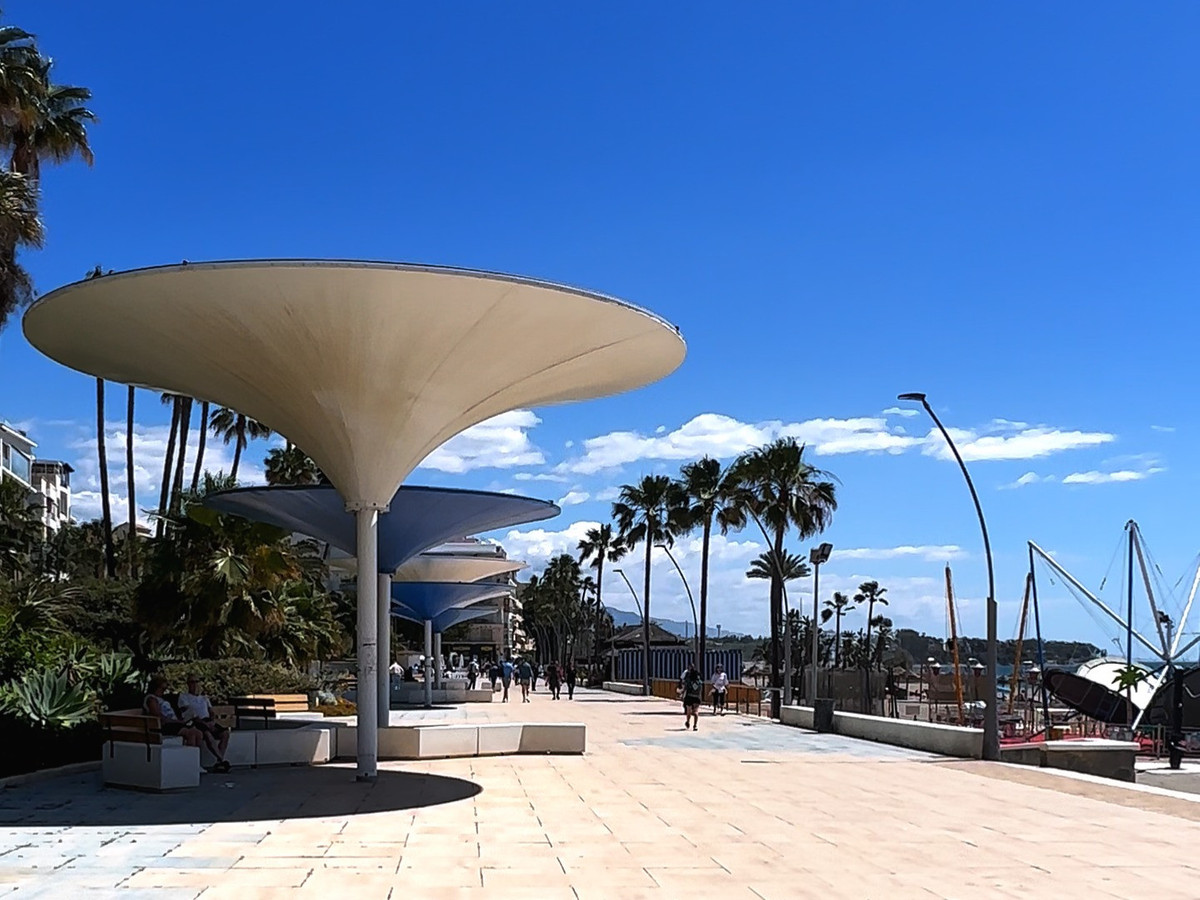 Se vende Apartamento Planta Media de 3 dormitorios en Costa Del Sol, Málaga, España