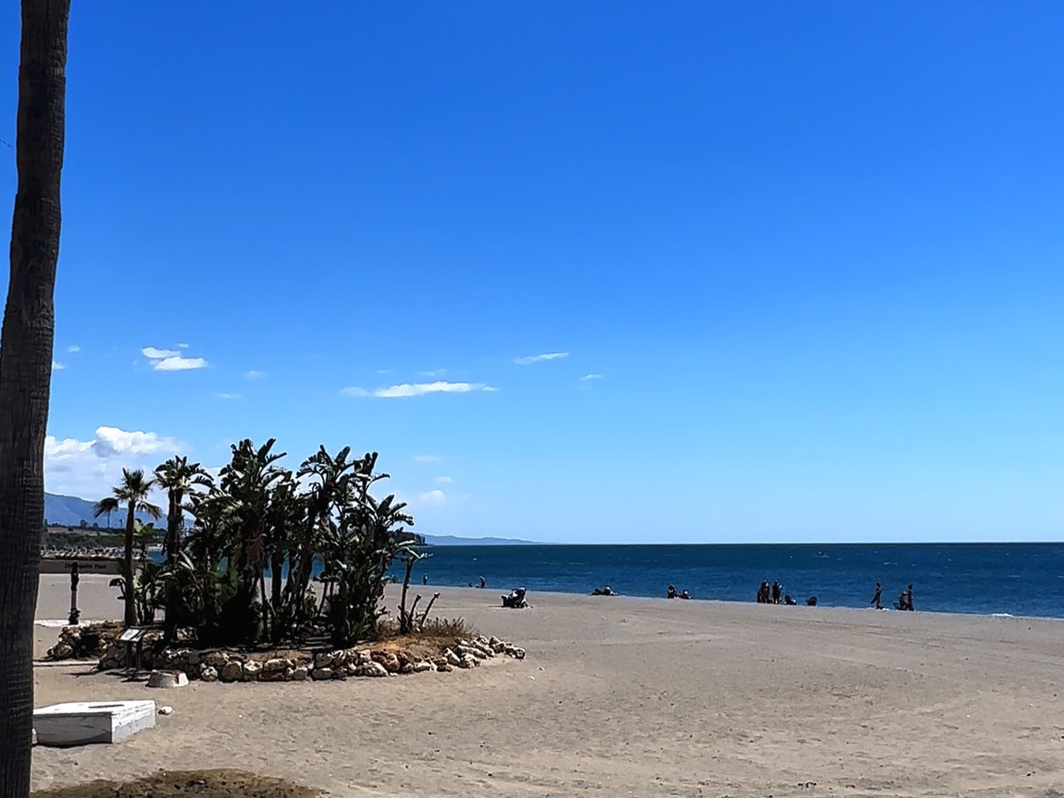 Se vende Apartamento Planta Media de 3 dormitorios en Costa Del Sol, Málaga, España