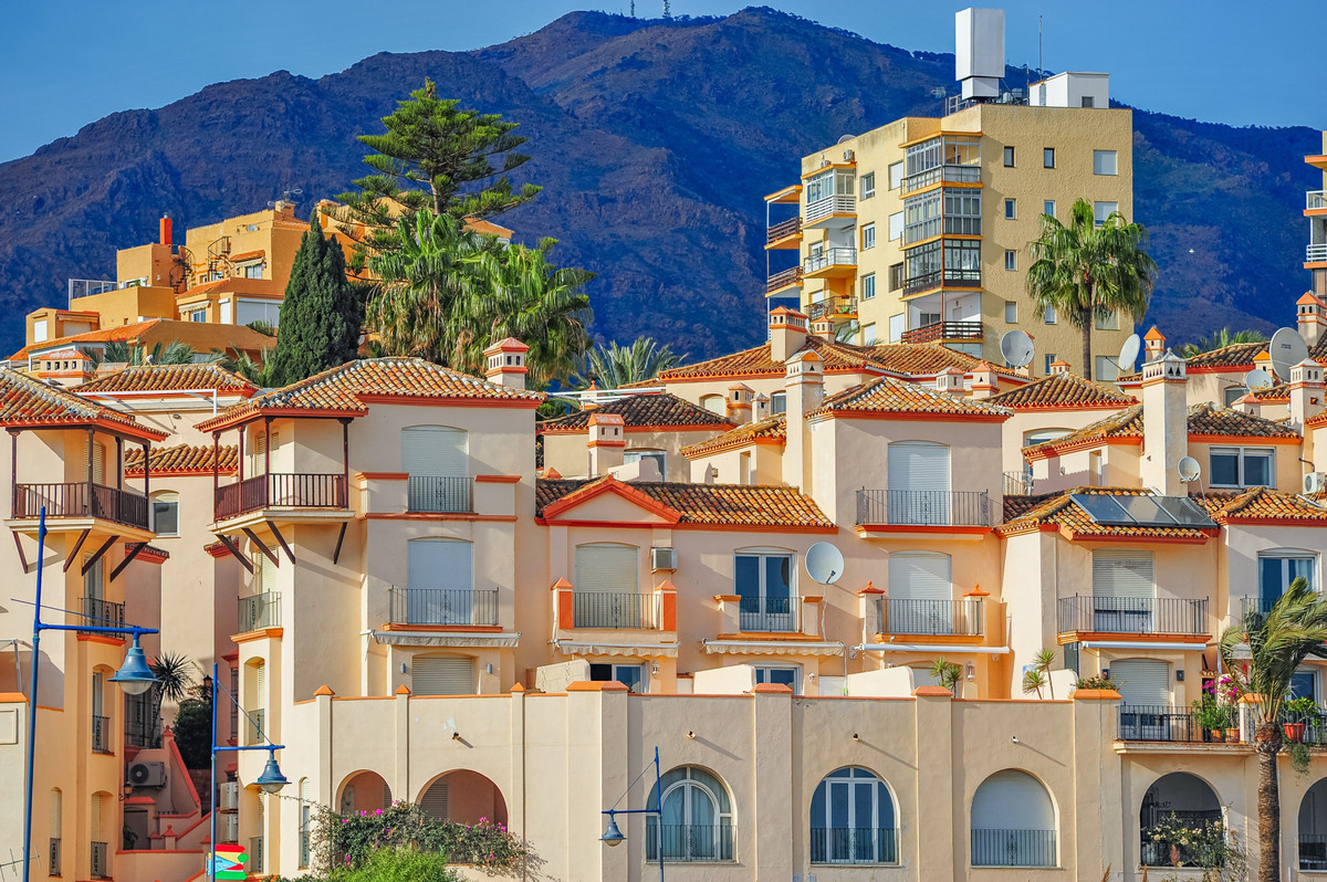 Se vende Apartamento Planta Media de 3 dormitorios en Costa Del Sol, Málaga, España
