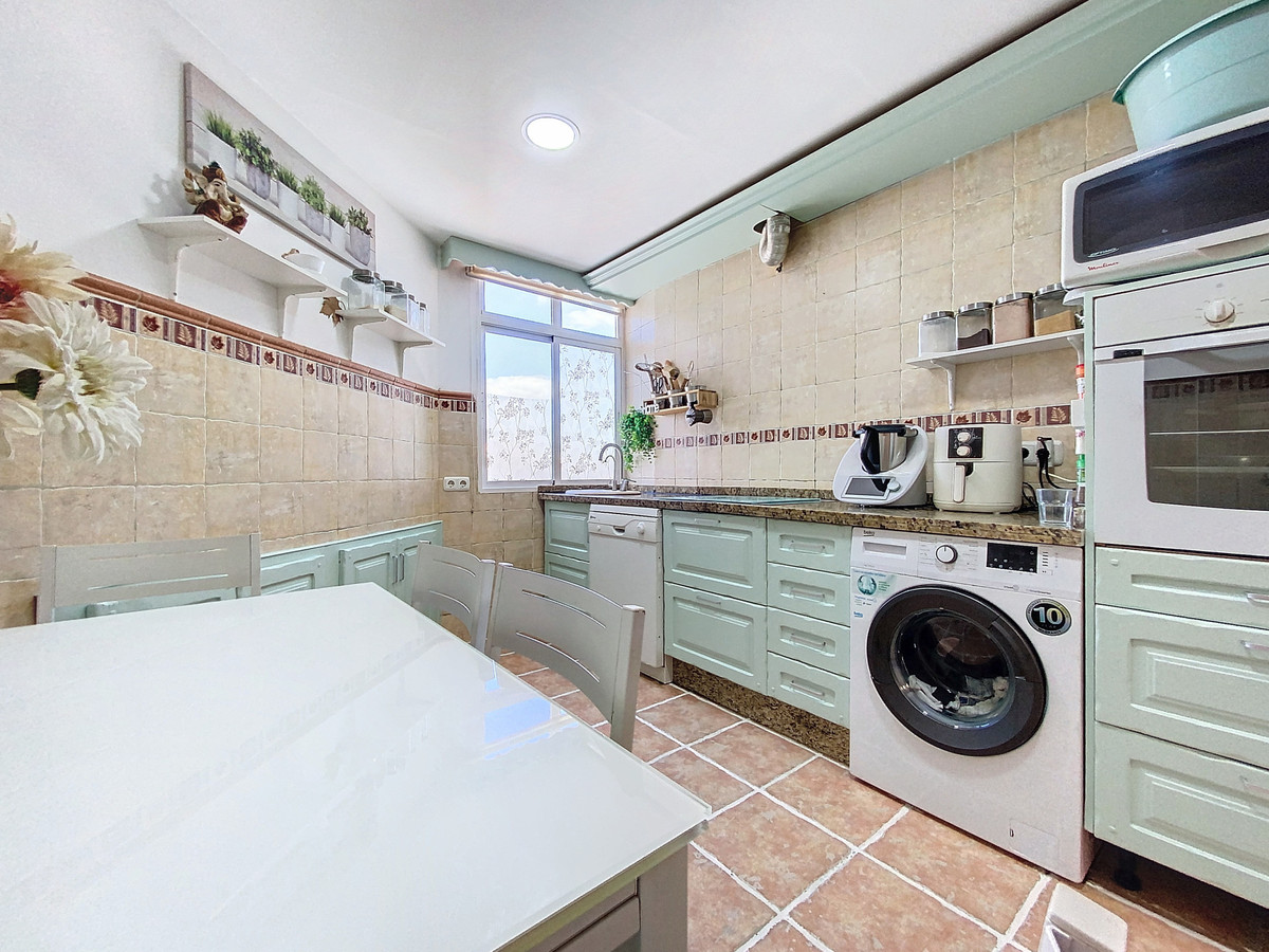 Se vende Apartamento Planta Media de 3 dormitorios en Costa Del Sol, Málaga, España