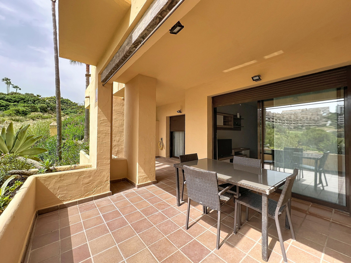 2 Bed Apartment for sale in La Duquesa Costa Del Sol, Málaga, Spain