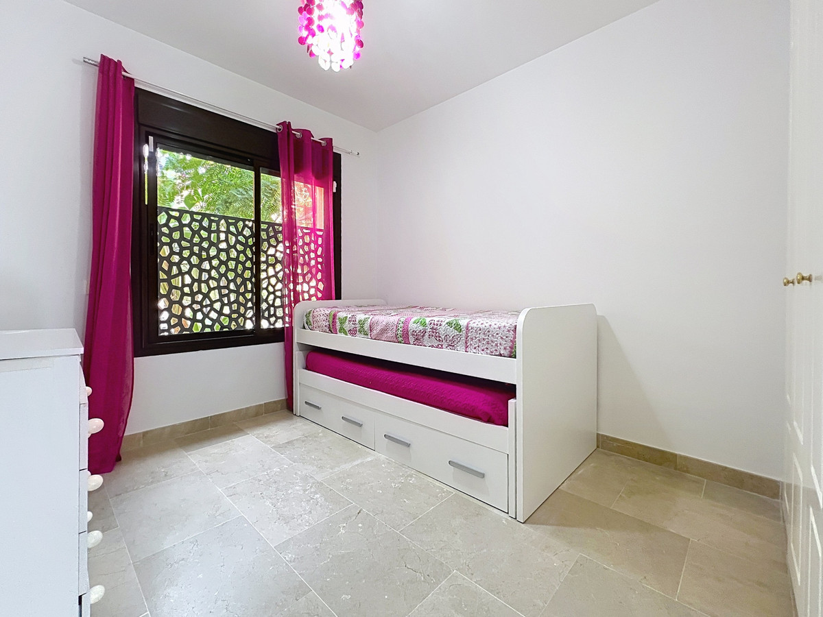 2 Bed Apartment for sale in La Duquesa Costa Del Sol, Málaga, Spain