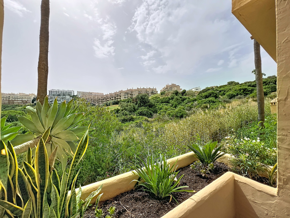 2 Bed Apartment for sale in La Duquesa Costa Del Sol, Málaga, Spain