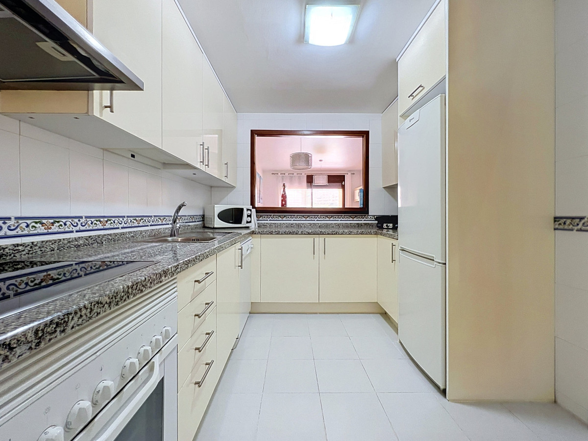 2 Bed Apartment for sale in La Duquesa Costa Del Sol, Málaga, Spain