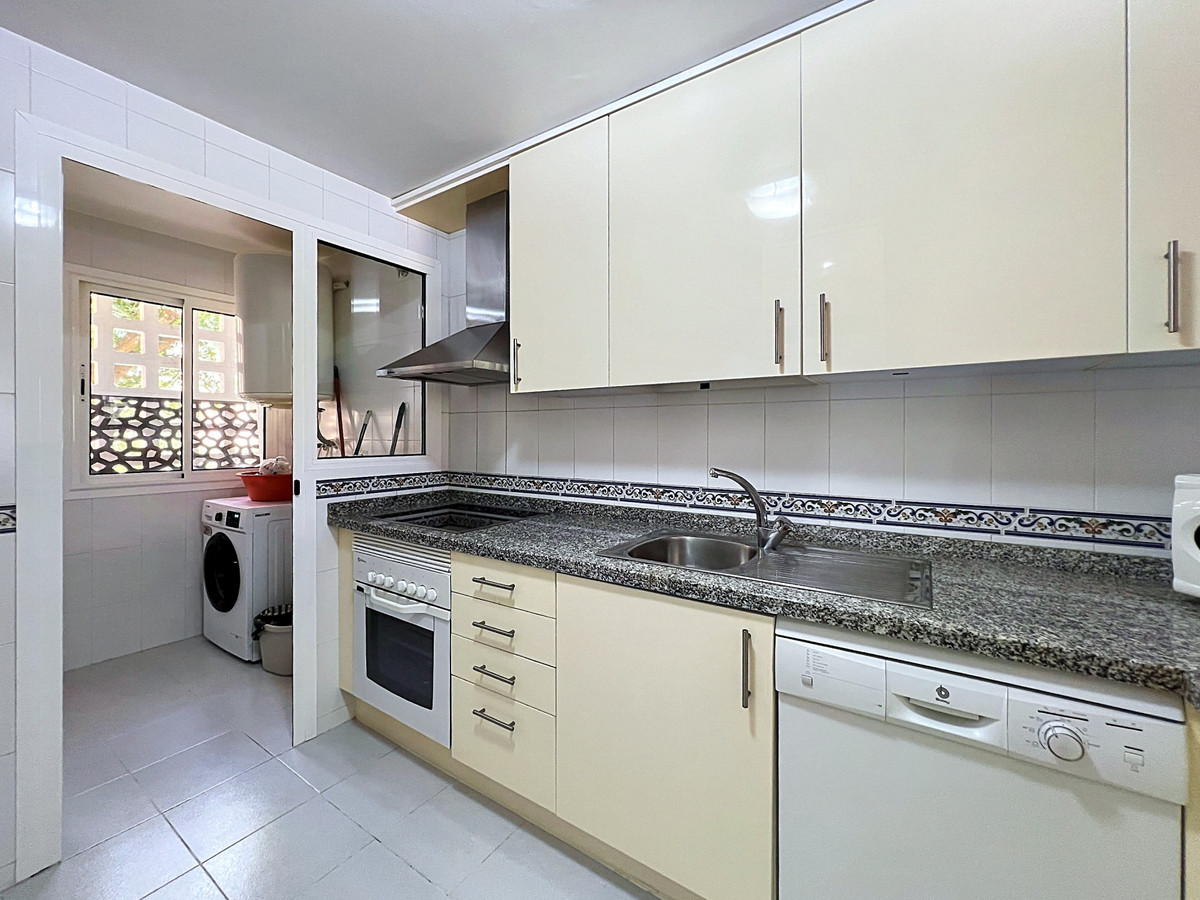 2 Bed Apartment for sale in La Duquesa Costa Del Sol, Málaga, Spain