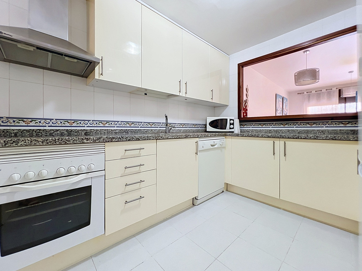 2 Bed Apartment for sale in La Duquesa Costa Del Sol, Málaga, Spain