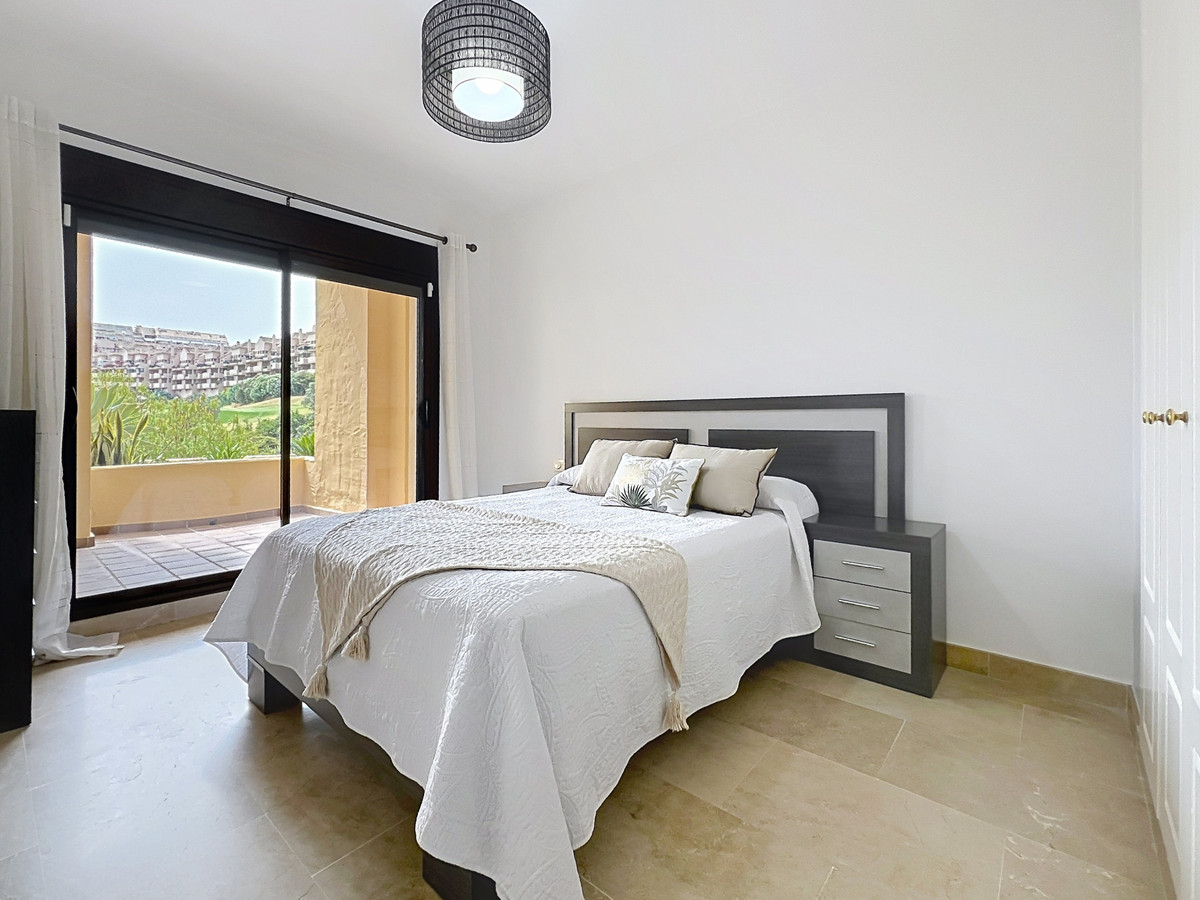 2 Bed Apartment for sale in La Duquesa Costa Del Sol, Málaga, Spain