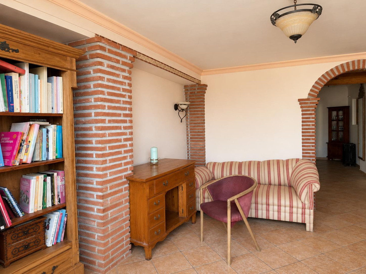 6 Bed Townhouse for sale in Marbella Costa Del Sol, Málaga, Spain