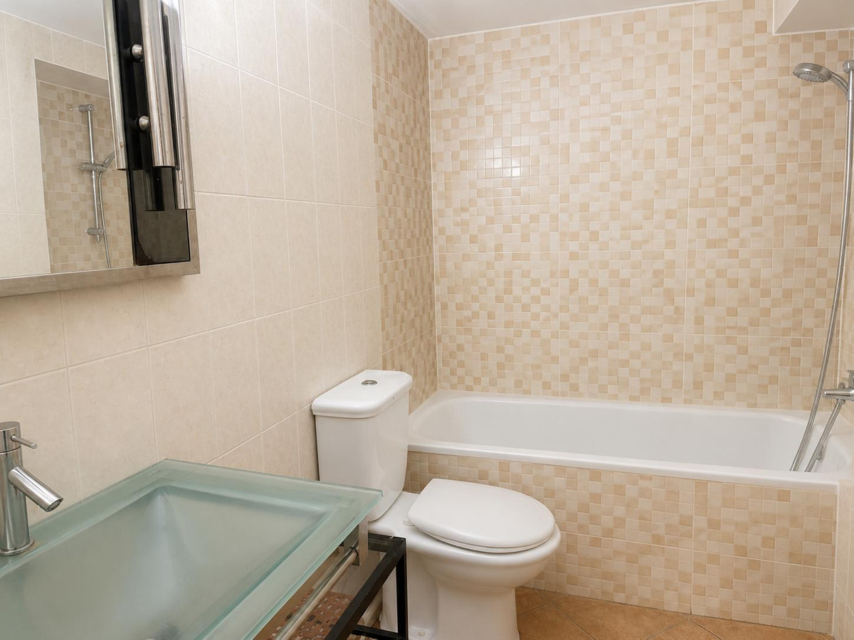 6 Bed Townhouse for sale in Marbella Costa Del Sol, Málaga, Spain