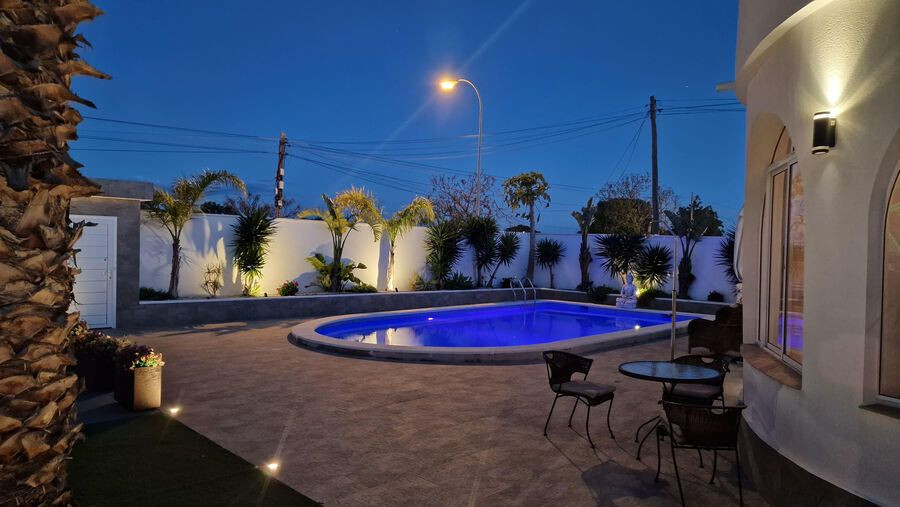 5 Bed Townhouse for sale in Torrevieja Costa Blanca, Alicante, Spain