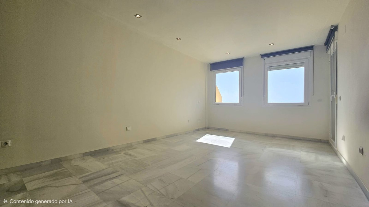 Se vende Apartamento Planta Media de 2 dormitorios en Costa Del Sol, Málaga, España
