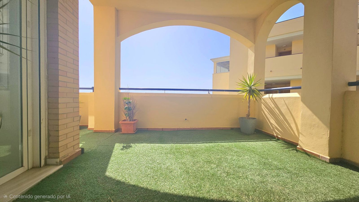 Se vende Apartamento Planta Media de 2 dormitorios en Costa Del Sol, Málaga, España