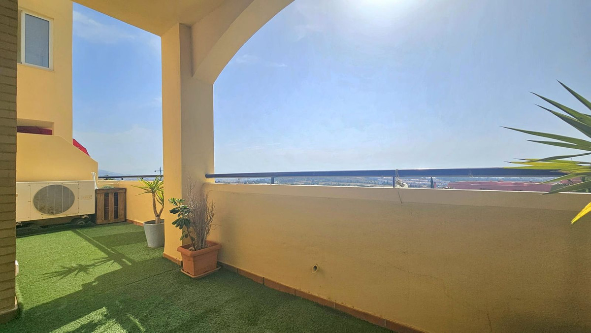 Se vende Apartamento Planta Media de 2 dormitorios en Costa Del Sol, Málaga, España