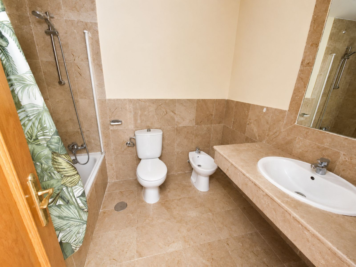 4 Bed Townhouse for sale in La Alcaidesa Costa Del Sol, Cádiz, Spain