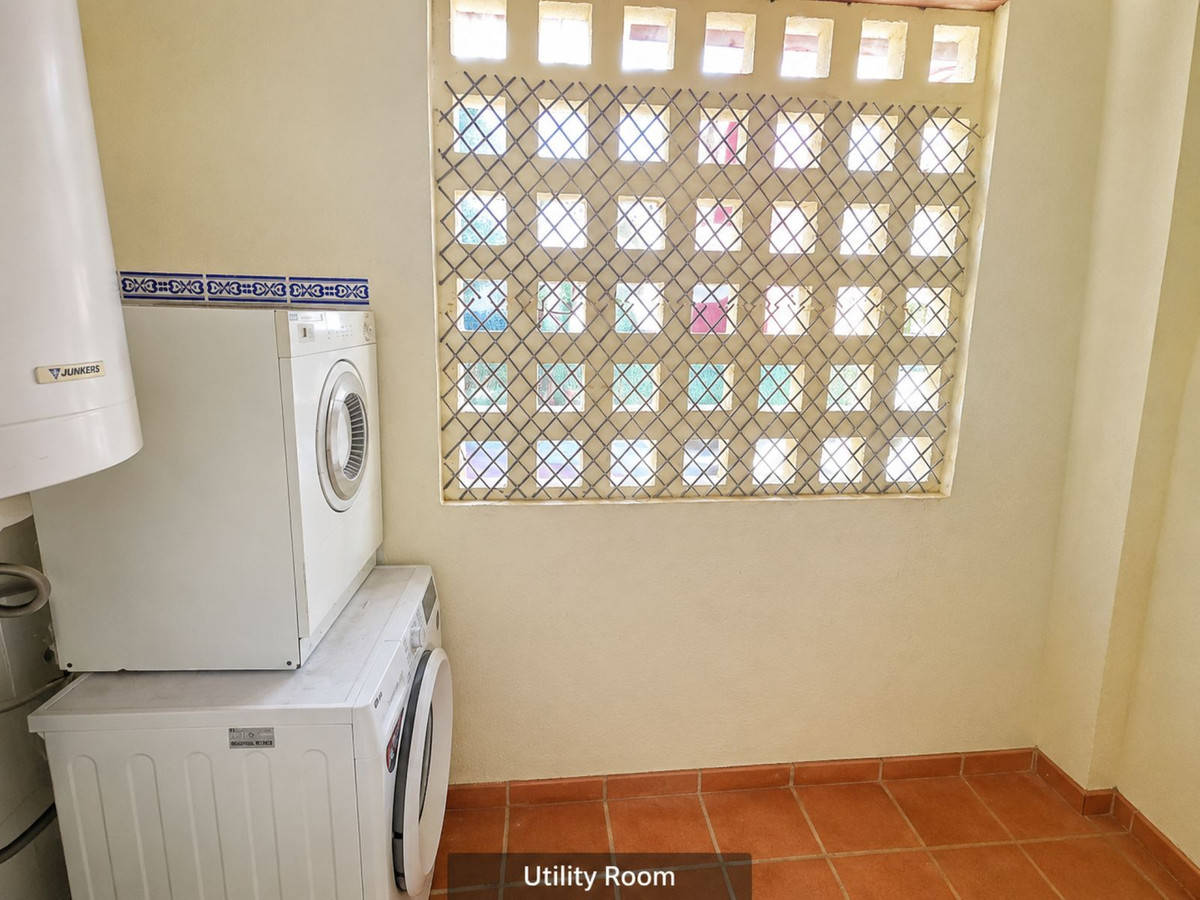 4 Bed Townhouse for sale in La Alcaidesa Costa Del Sol, Cádiz, Spain