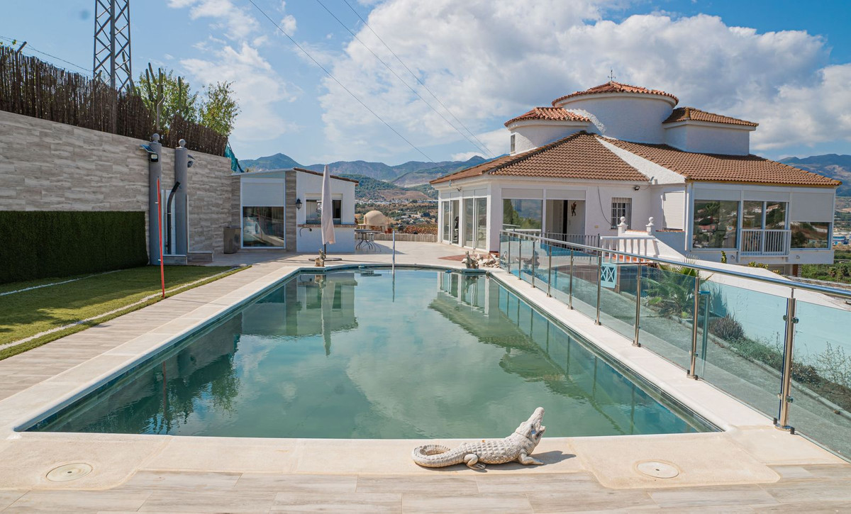 6 Bed Townhouse for sale in Alhaurín De La Torre Costa Del Sol, Málaga, Spain