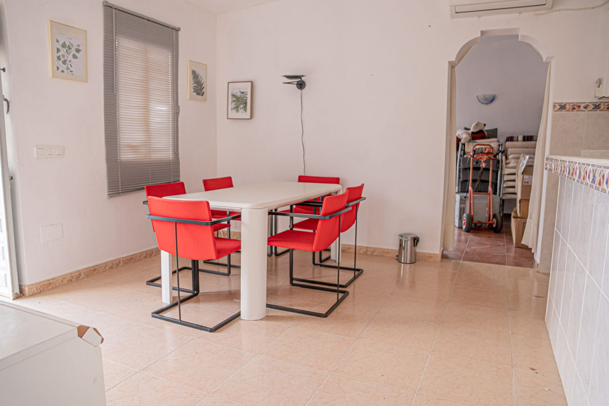 6 Bed Townhouse for sale in Alhaurín De La Torre Costa Del Sol, Málaga, Spain