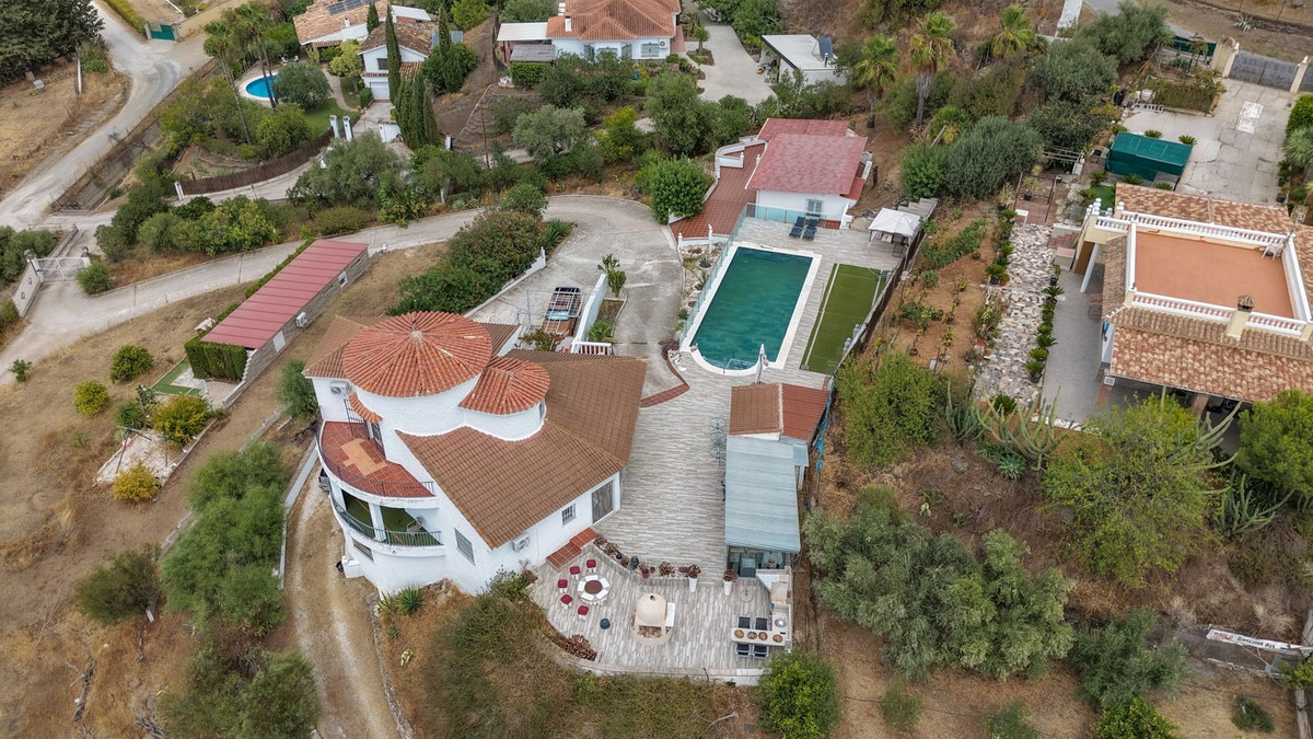 6 Bed Townhouse for sale in Alhaurín De La Torre Costa Del Sol, Málaga, Spain