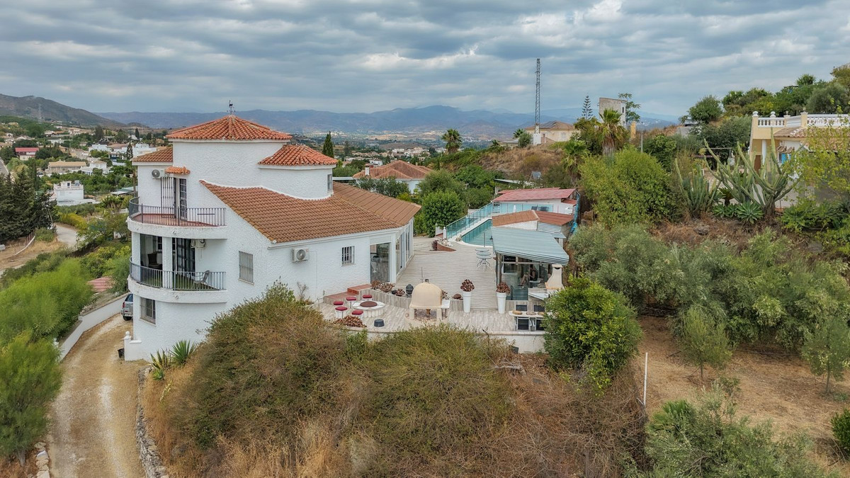 6 Bed Townhouse for sale in Alhaurín De La Torre Costa Del Sol, Málaga, Spain