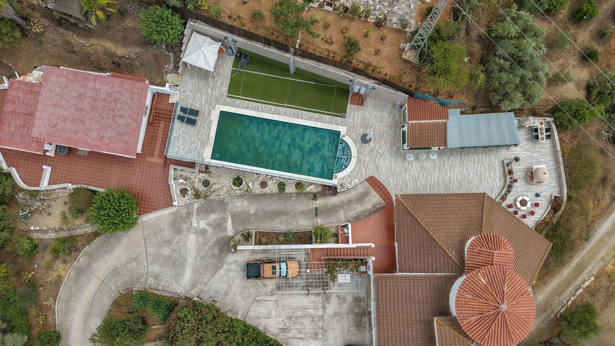 6 Bed Townhouse for sale in Alhaurín De La Torre Costa Del Sol, Málaga, Spain
