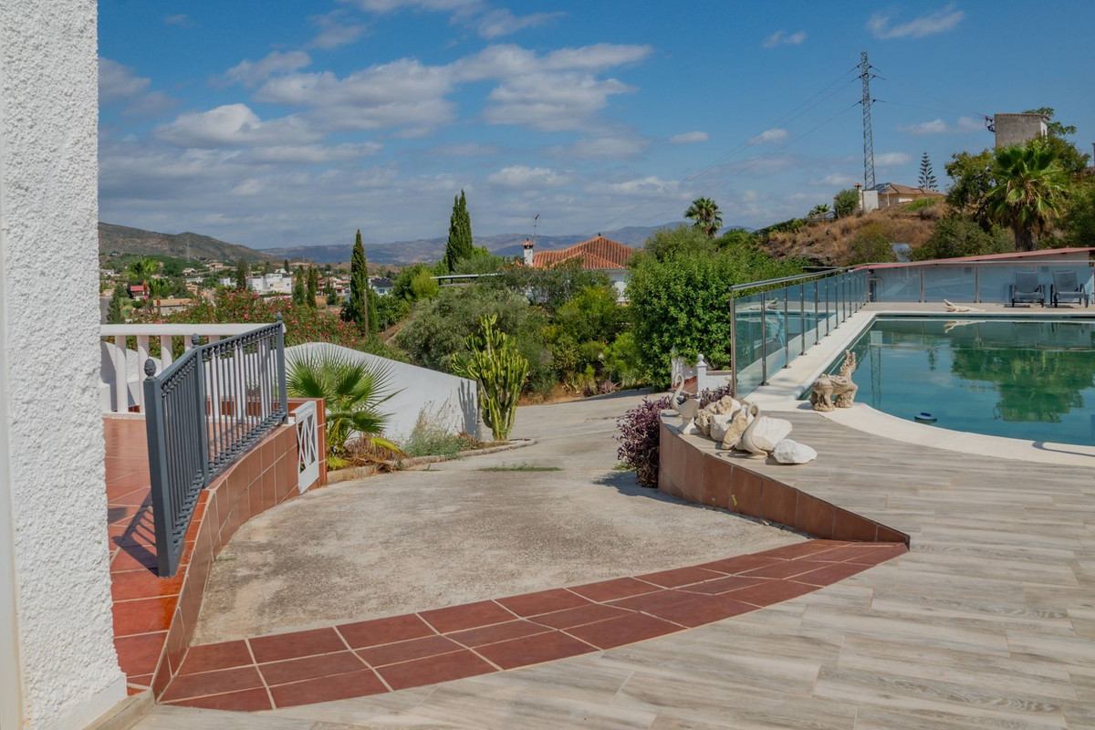 6 Bed Townhouse for sale in Alhaurín De La Torre Costa Del Sol, Málaga, Spain
