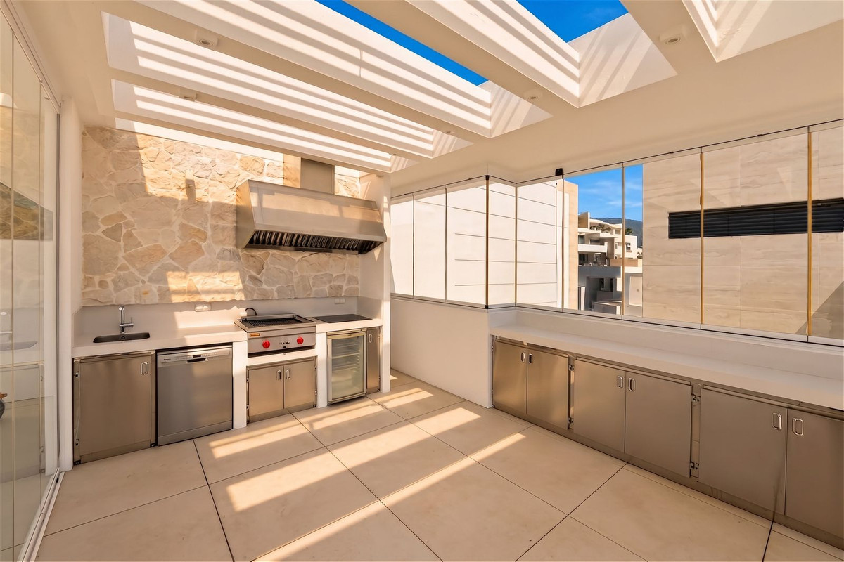 3 Bed Apartment for sale in Ojén Costa Del Sol, Málaga, Spain