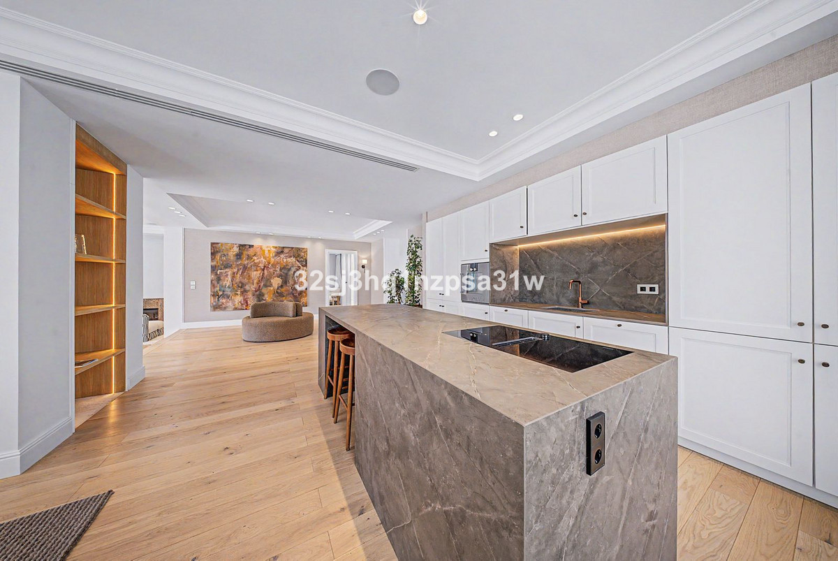 Se vende Villa - Chalet de 5 dormitorios en Costa Del Sol, Málaga, España