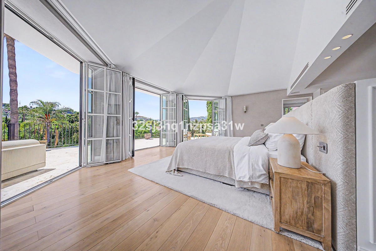 Se vende Villa - Chalet de 5 dormitorios en Costa Del Sol, Málaga, España